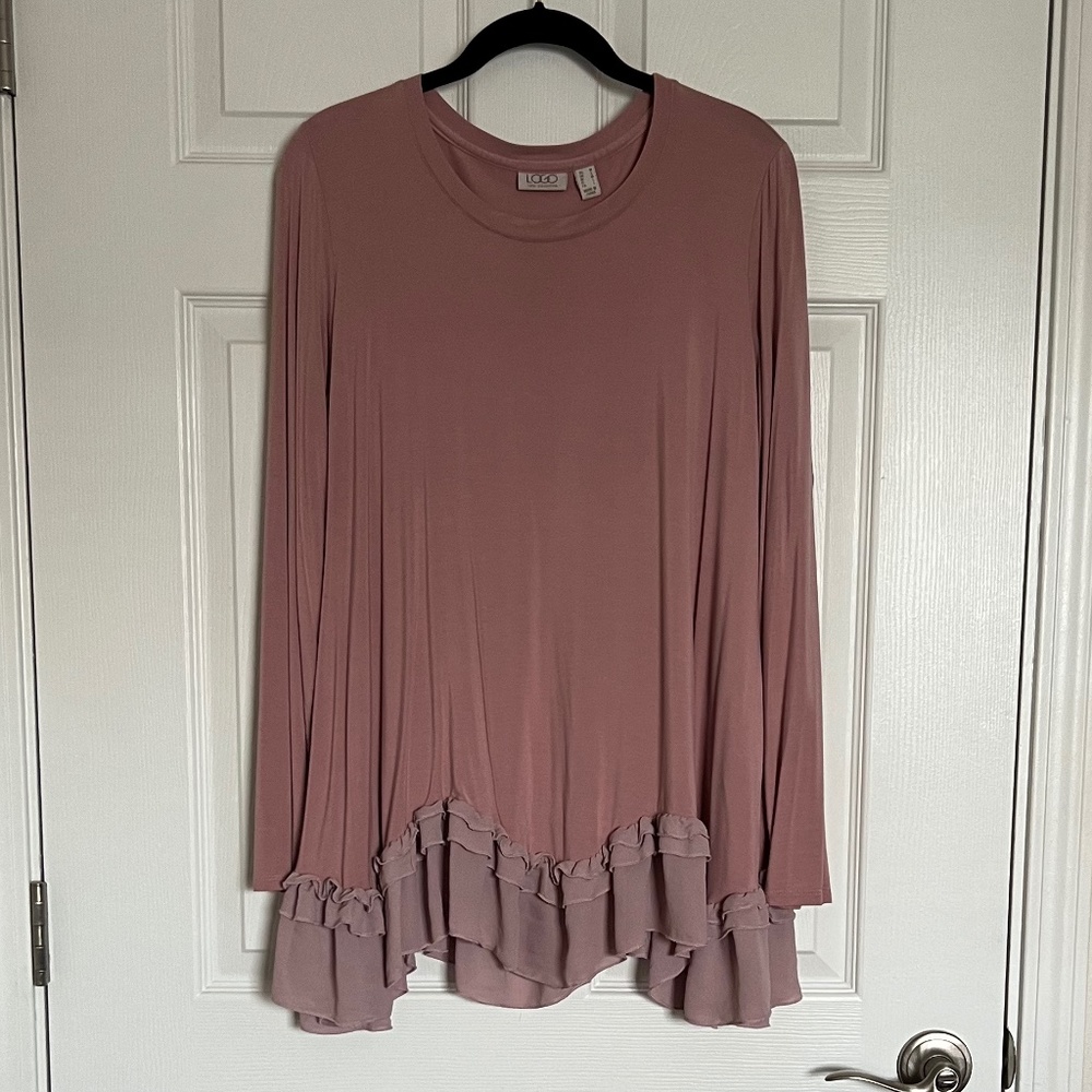 EUC - LOGO by Lori Goldstein Rayon 230 Top with Crepe Chiffon Ruffle